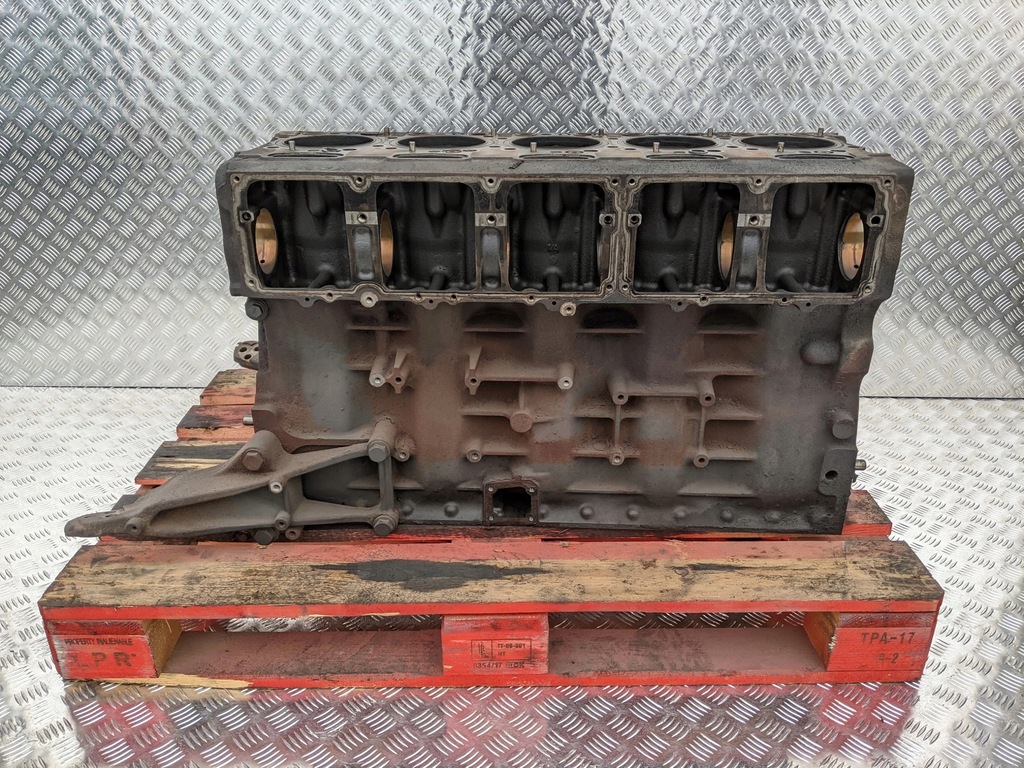 фото №1, Блок двигателя scania 124