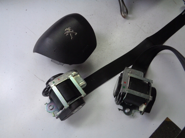 фото №7, Консоль панель приладів подушка безпеки ремені peugeot 308 ii t9 оригінал 2013-2021