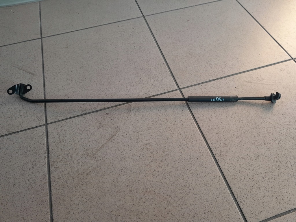 фото №1, Hyundai i30 iii 2017- підпірка підпора дріт капот