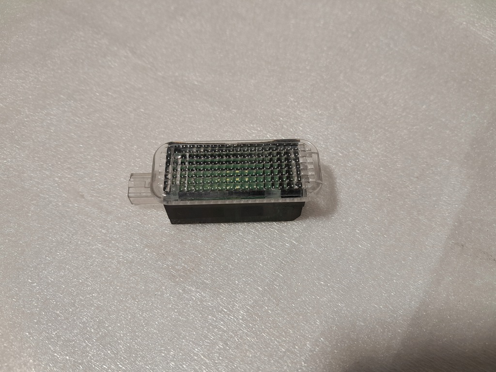 фото №1, Audi q8 4m лампа освітлення кабіни 4e0947415