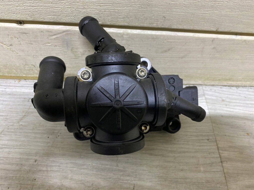 фото №1, 5810r1003 porsche taycan насос wody