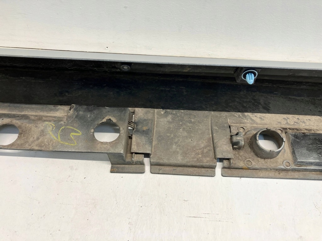 фото №11, Corolla e21 kombi поріг захист поріг зовнішня молдинг права 1j6 подряпини