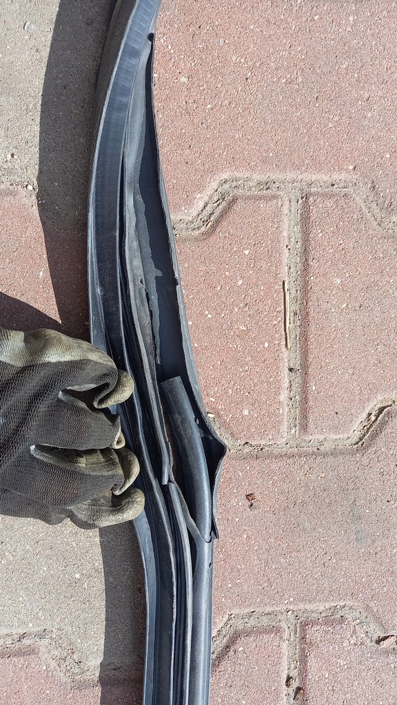 фото №4, Прокладка правая перед chrysler sebring 06r sedan