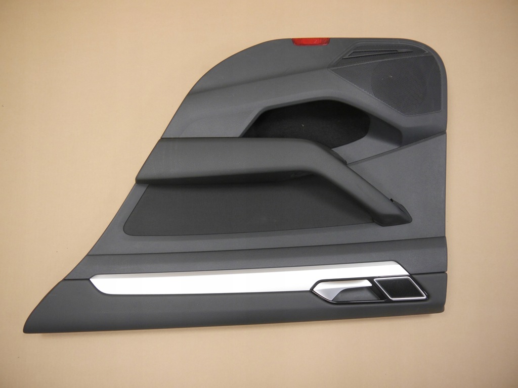 фото №1, Vw passat b8 обшивка дверь задняя