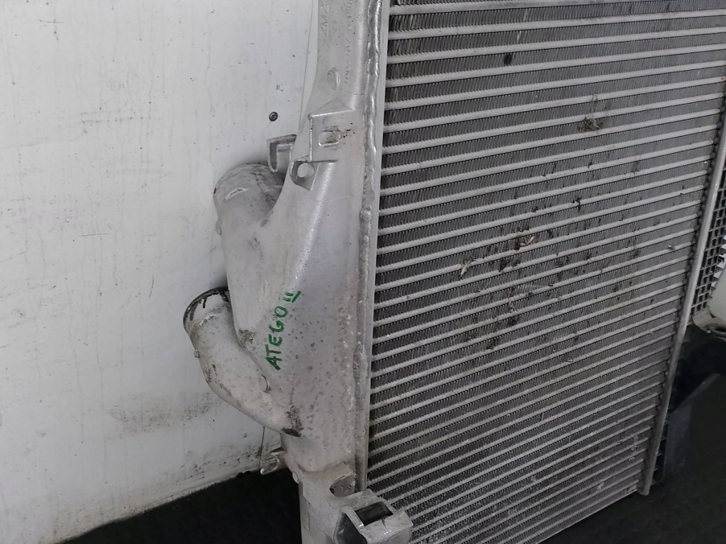 Купити Радіатор інтеркулер mercedes-benz atego 8ml376758-151 7.7 d