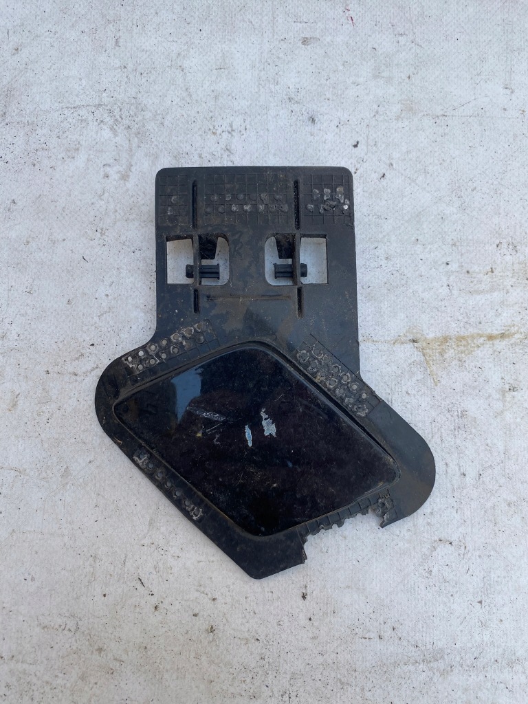 фото №1, Volvo xc90 ii кронштейн заглушка розпилювача ліва 31353365