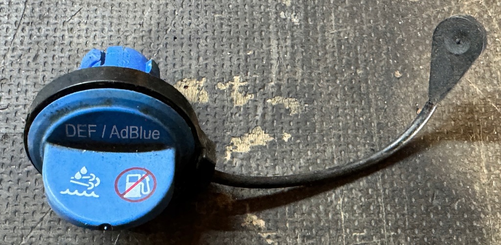 фото №1, Jeep grand cherokee wk2 кришка adblue