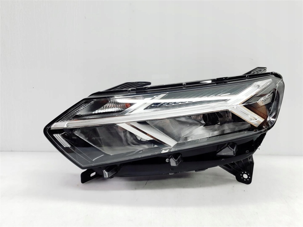 Купити Dacia sandero 3 jogger 21r+ ліва фара перед full led ory європа  !!!