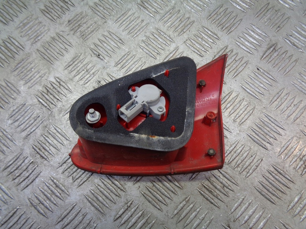 фото №2, Лампа левая задняя w крышка багажника alfa romeo 147