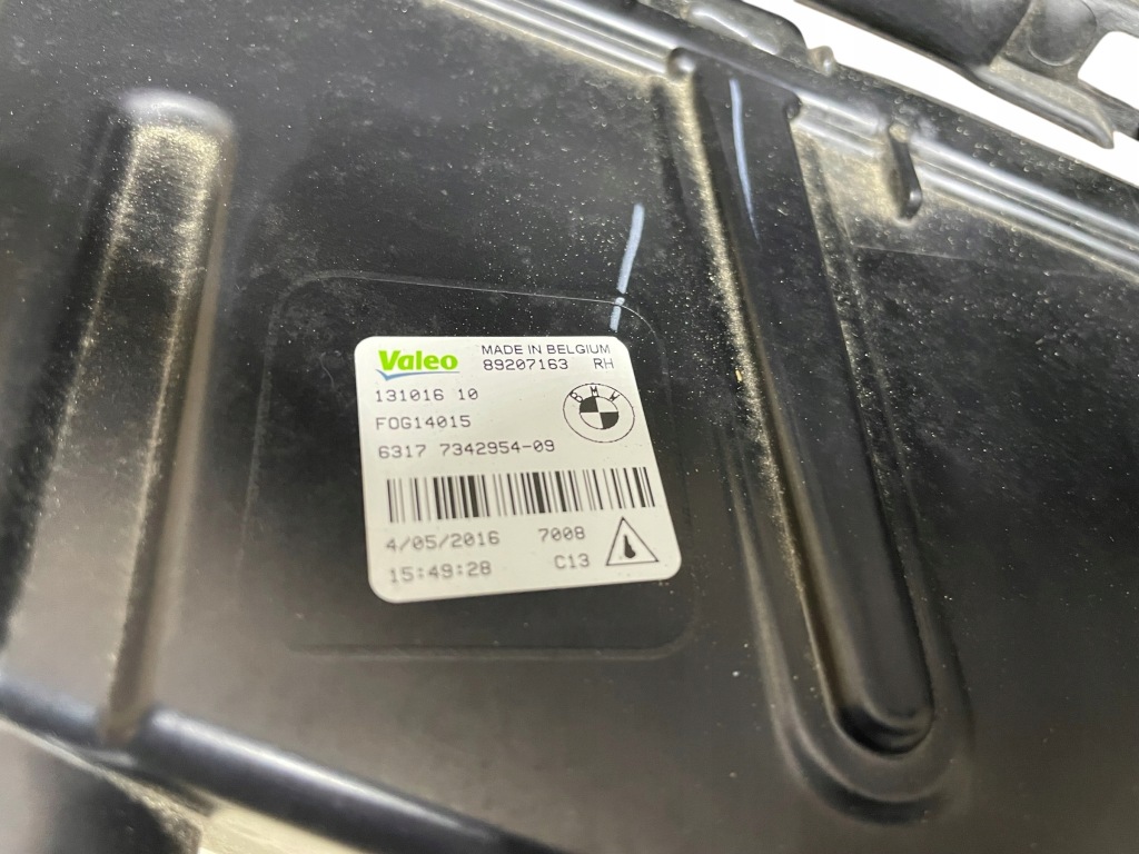 Купить Направляющая бампера перед правый + противотуманная фара + термометр комплект bmw 7 g11 g12