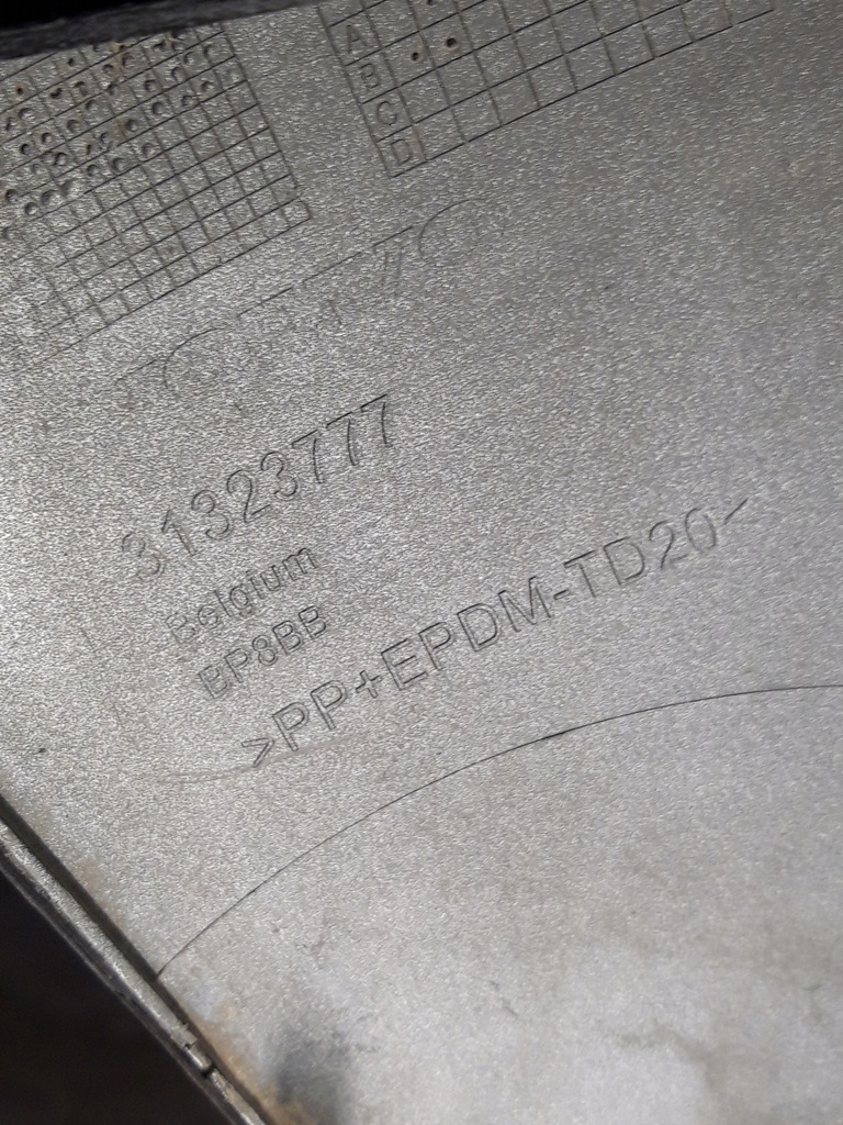 фото №14, Volvo xc60 31323777 спойлер накладка бампера задняя молдинг накладка-спойлер диффузор