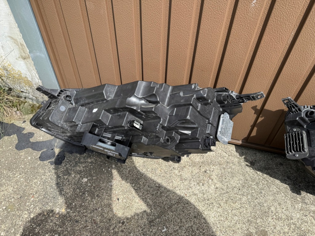 Фара передня ford kuga mkiii mk3 full led європа cale bdb стан Оригінал