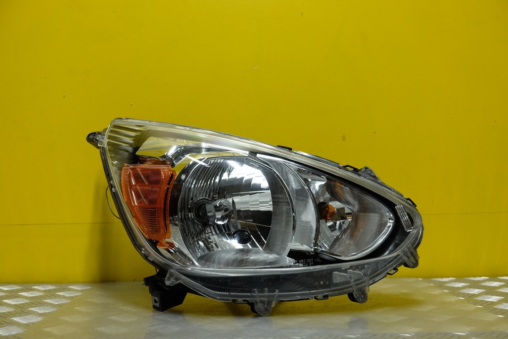 фото №1, Mitsubishi mirage space star 2014- фара лампа обычная r usa