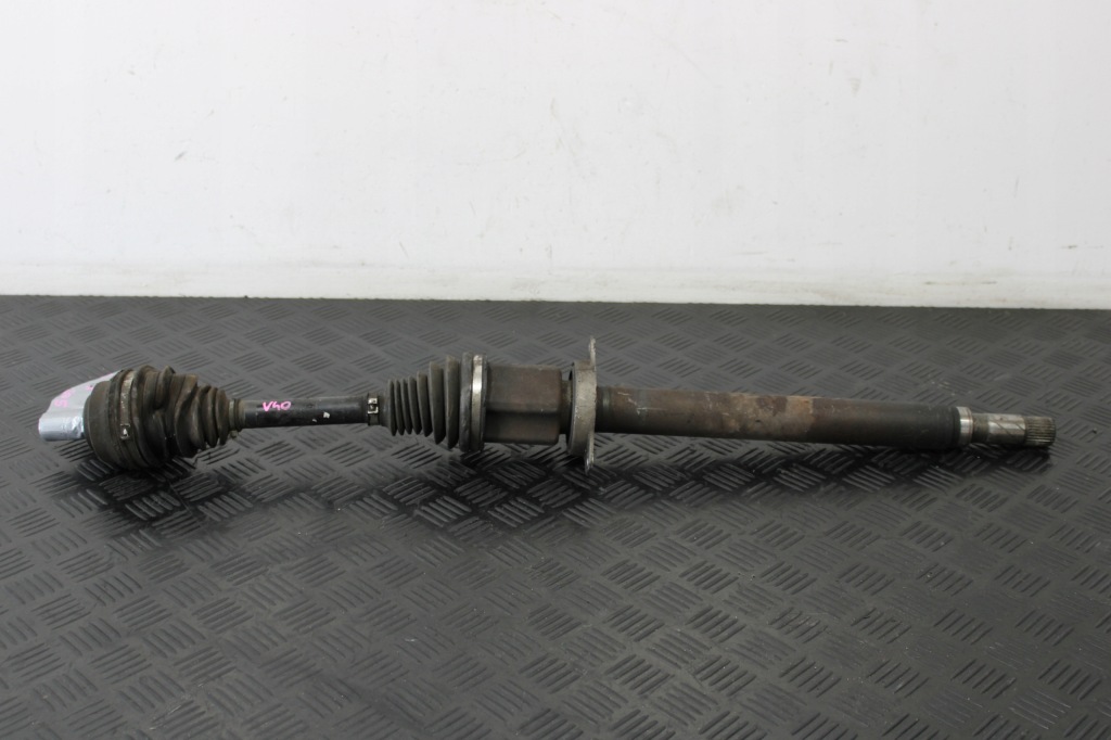 Купить Приводной вал półośka правая  перед volvo v40 2 2 d2 31437595