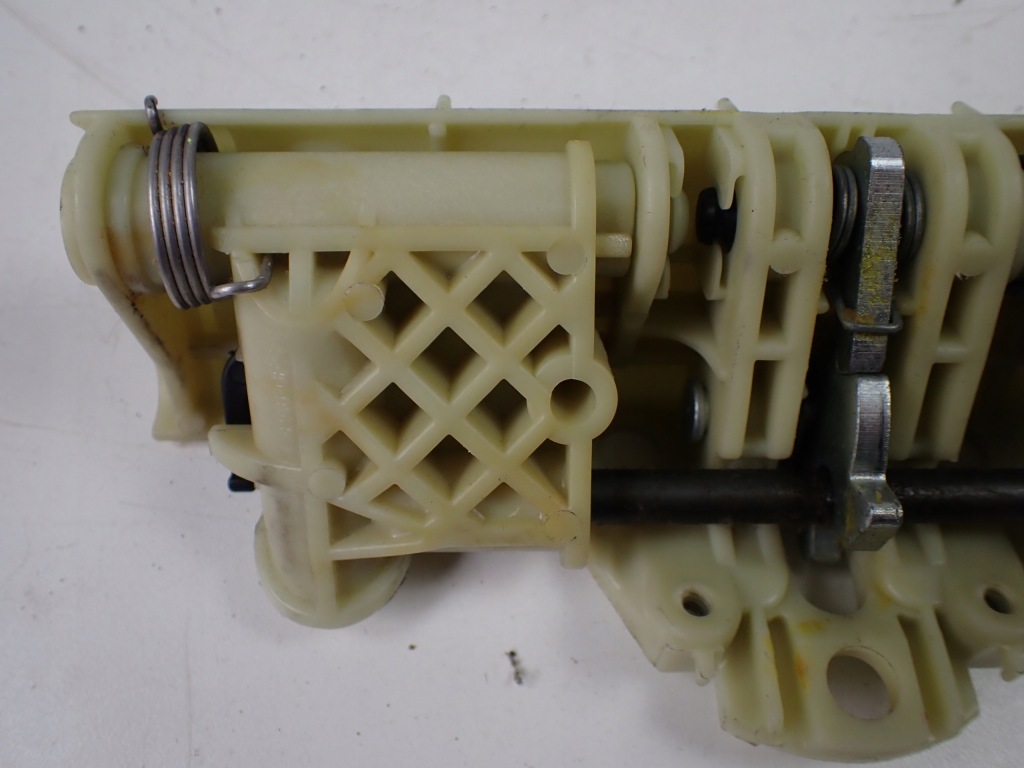 фото №5, Mercedes s w220 механизм подголовник среднего задняя