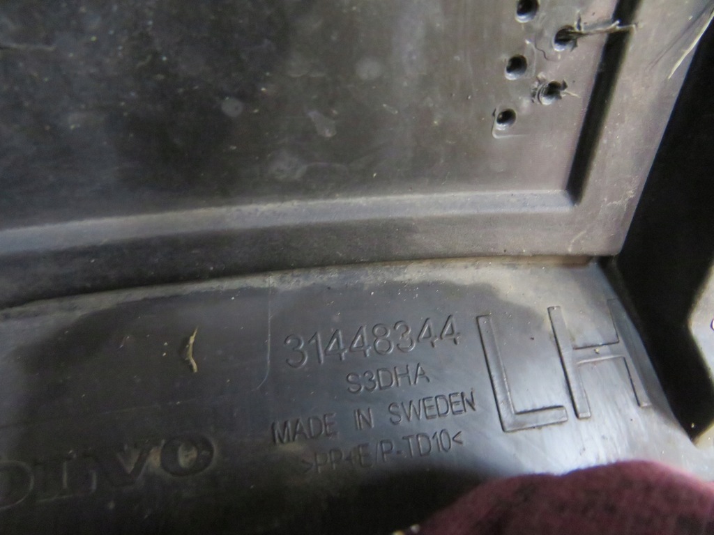 фото №14, Volvo xc40 ii 2017- молдинг крыла левый перед 31448344