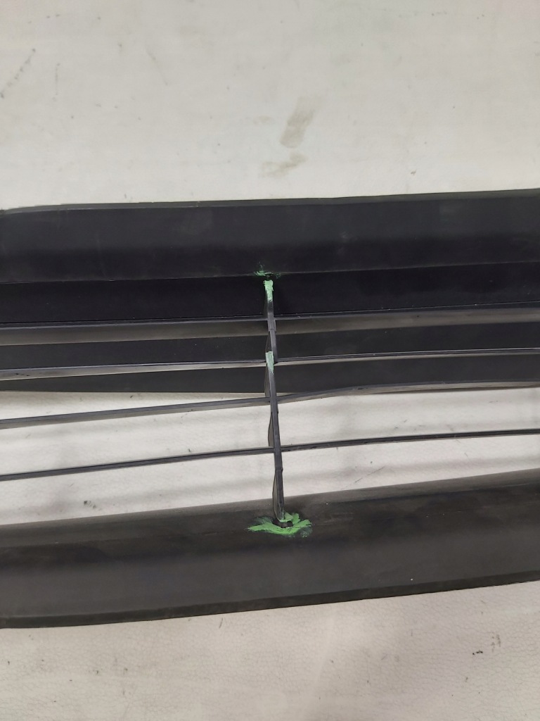 Решётка средняя tesla model x 1047740-00-e Доставка