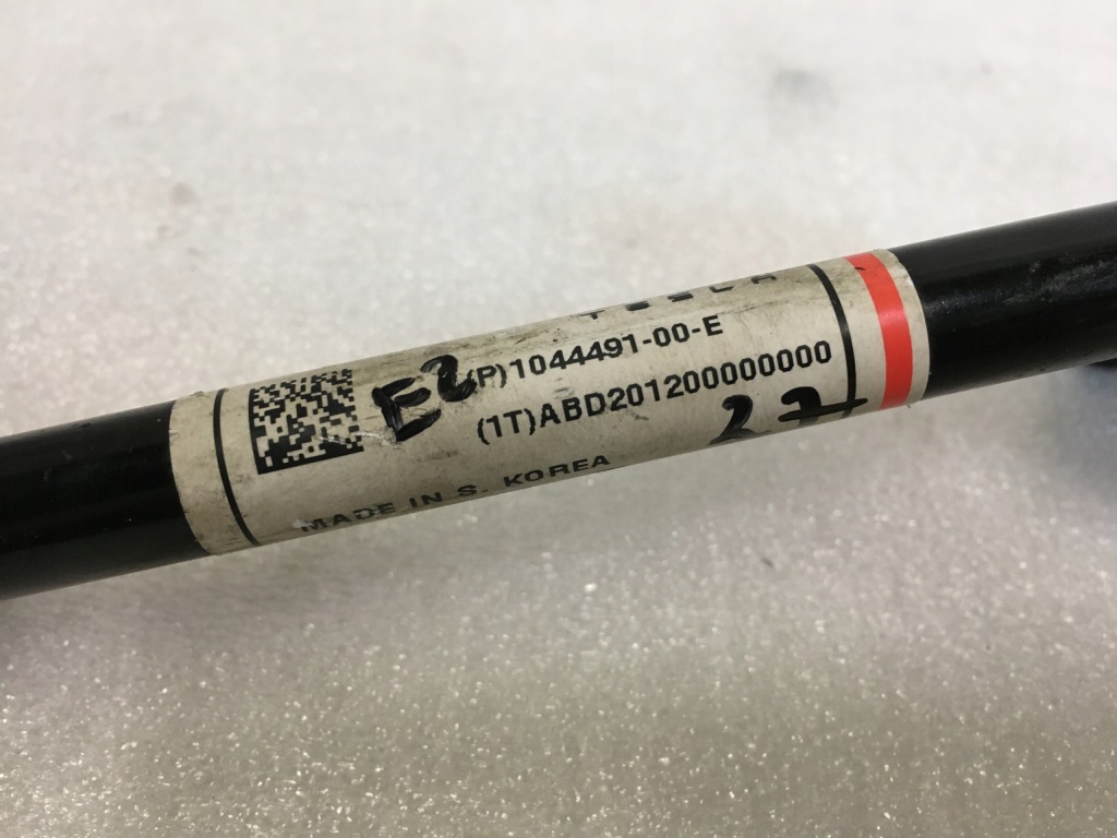 фото №2, Tesla model 3 з'єднувач стабілізатора задня лівий