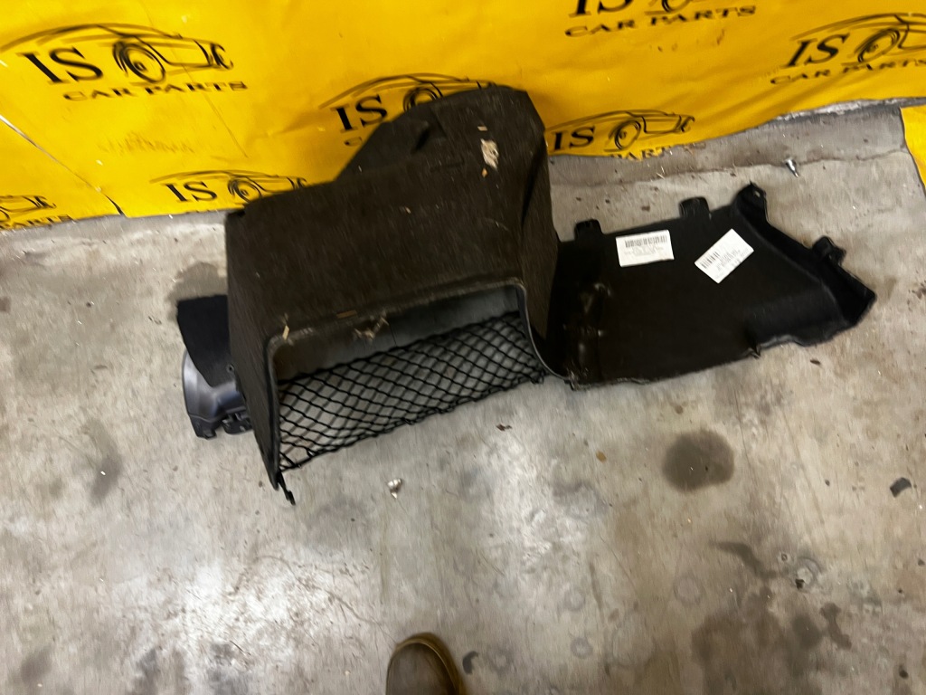 Обшивка обивка багажника задний  правый porsche panamera 970 1 Киев