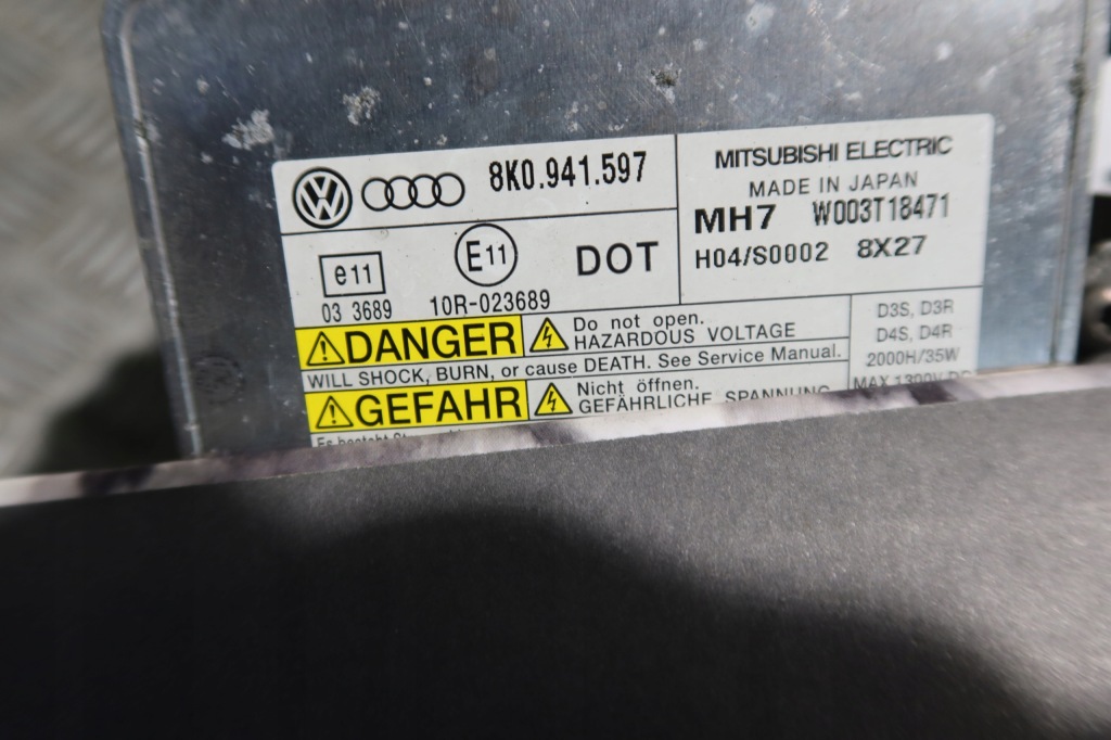 Audi q5 ксенон led фара ліва правий комплект 8r0941029af 8r0941030af Зі Шроту