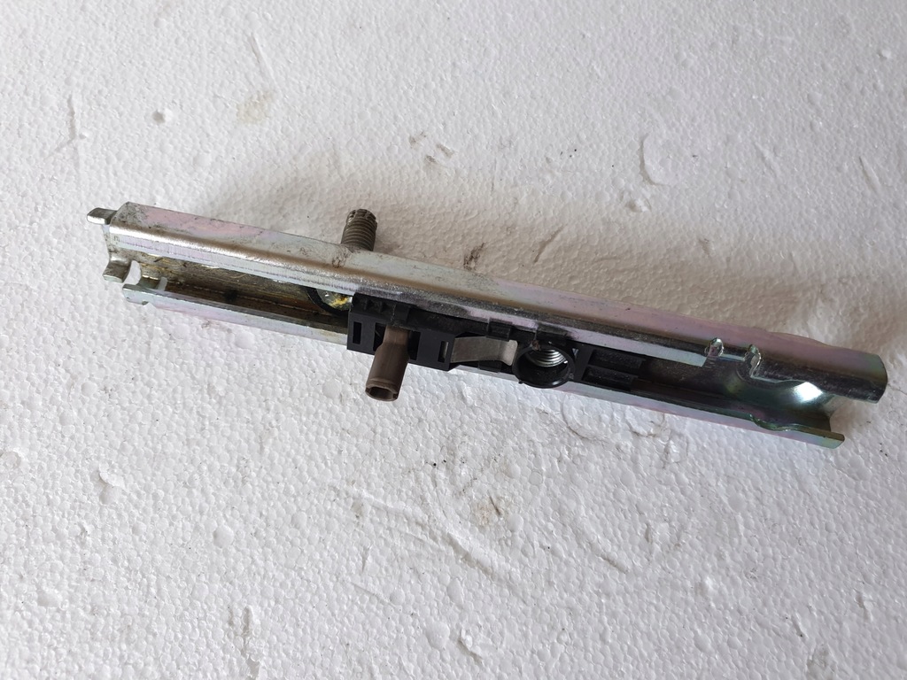 фото №1, Регулировка высоты поперечина левая dacia lodgy 2013 rok