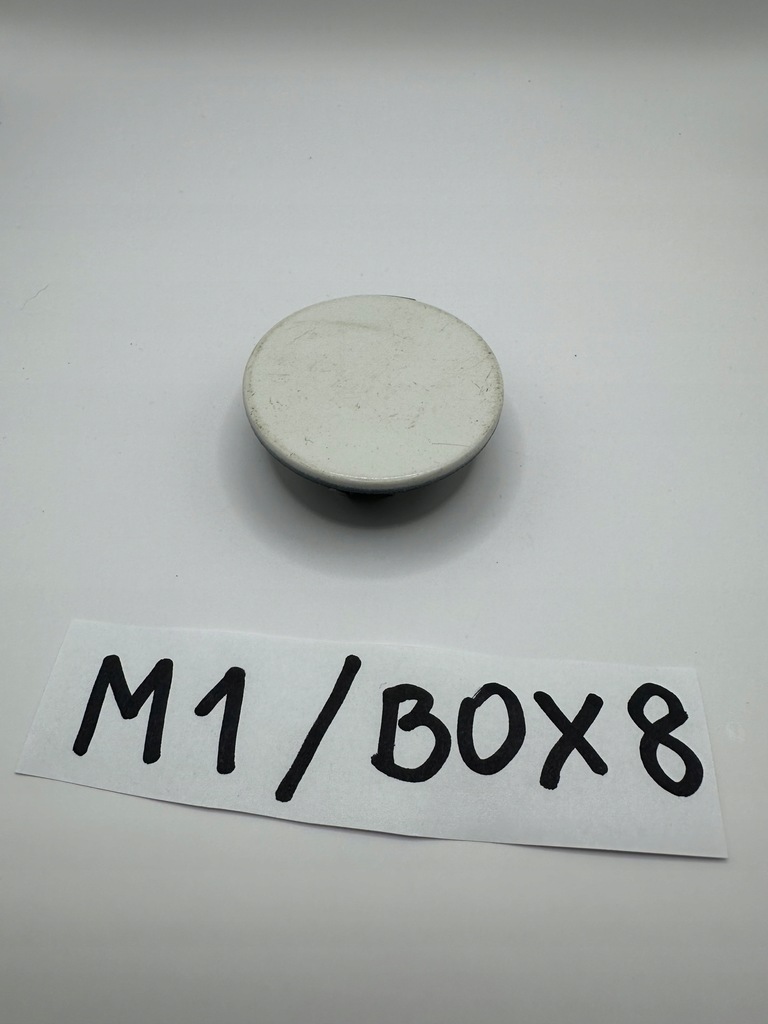 фото №1, Vw touran lift заглушка бампера 1to807241c