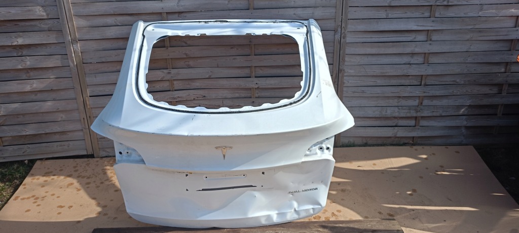 Купити Кришка багажника задній задня tesla y 20-24rok оригінал