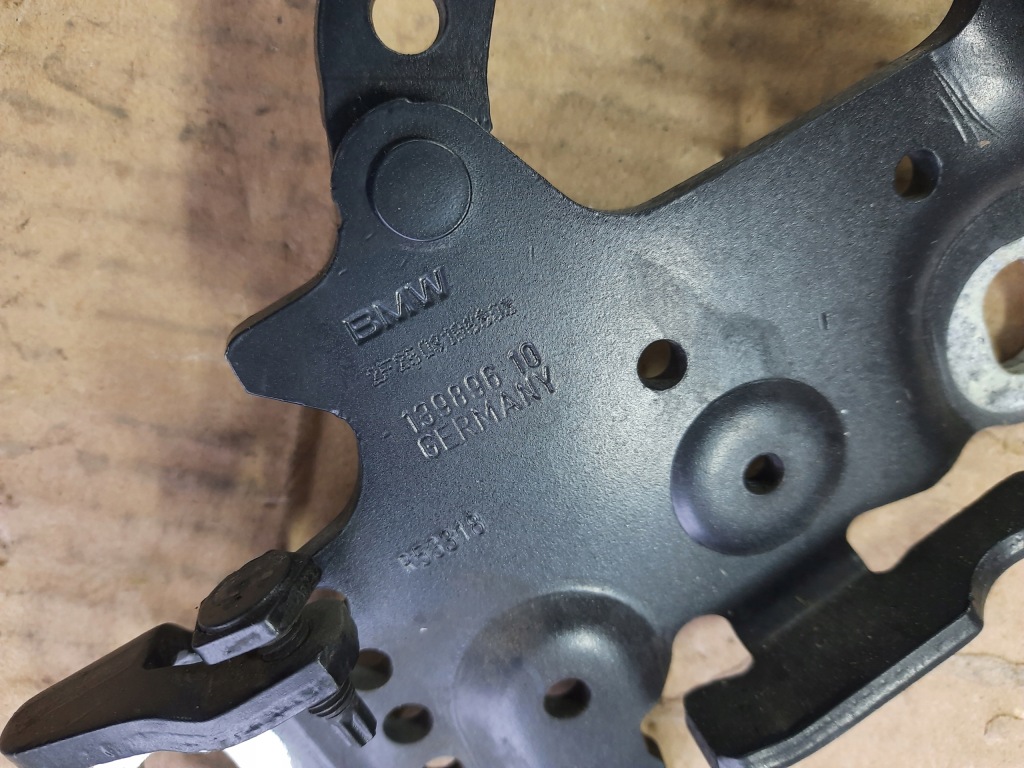 Bmw 1 f20 f21 f22 f23 lift 18r. петля капот привод левый правый schwarz ii с Разборки