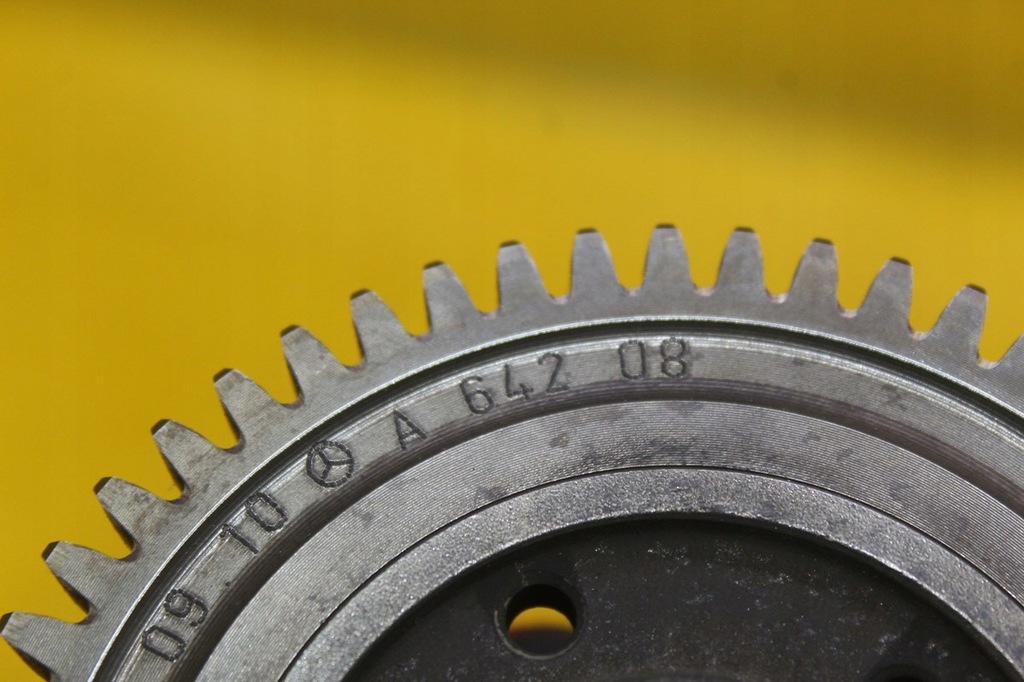 фото №9, Вал распределительного вала правый выхлоп mercedes w212 3.0 cdi 642.858 a64244