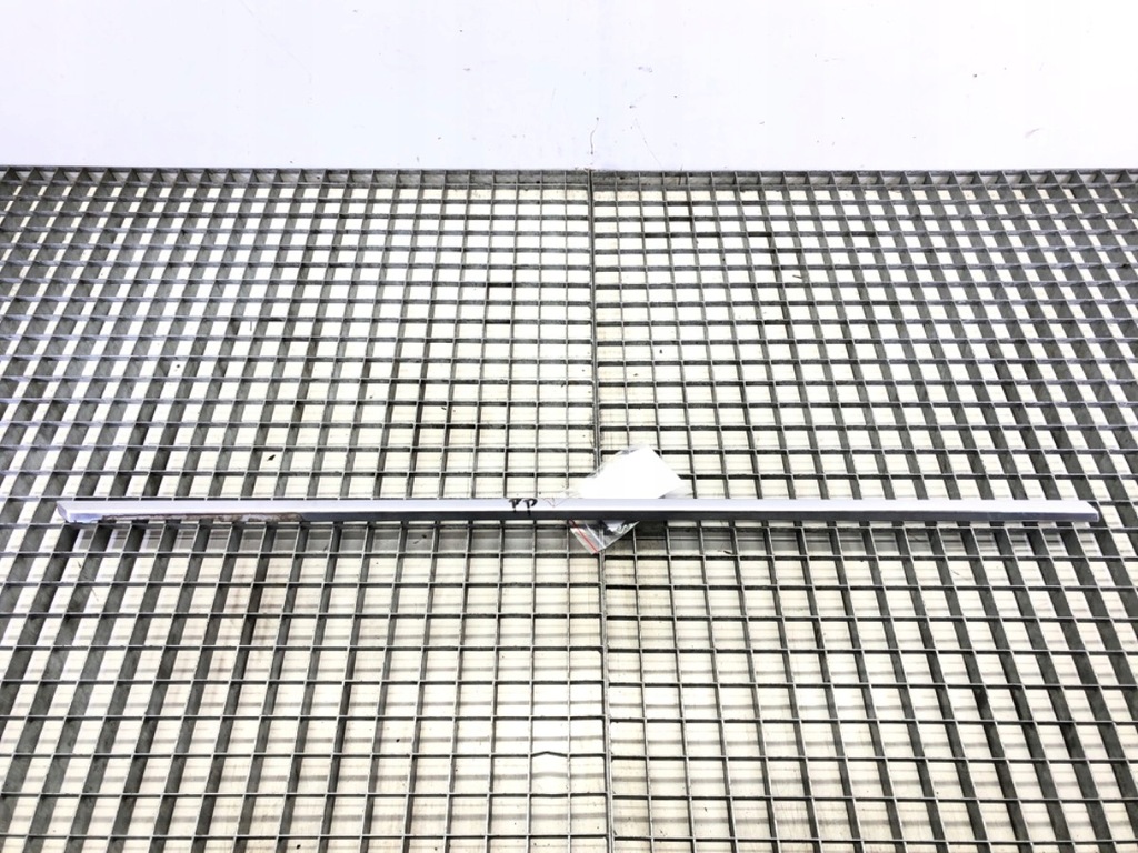 фото №1, Молдинг уплотнитель перед правая хром mercedes c219 cls 04-11