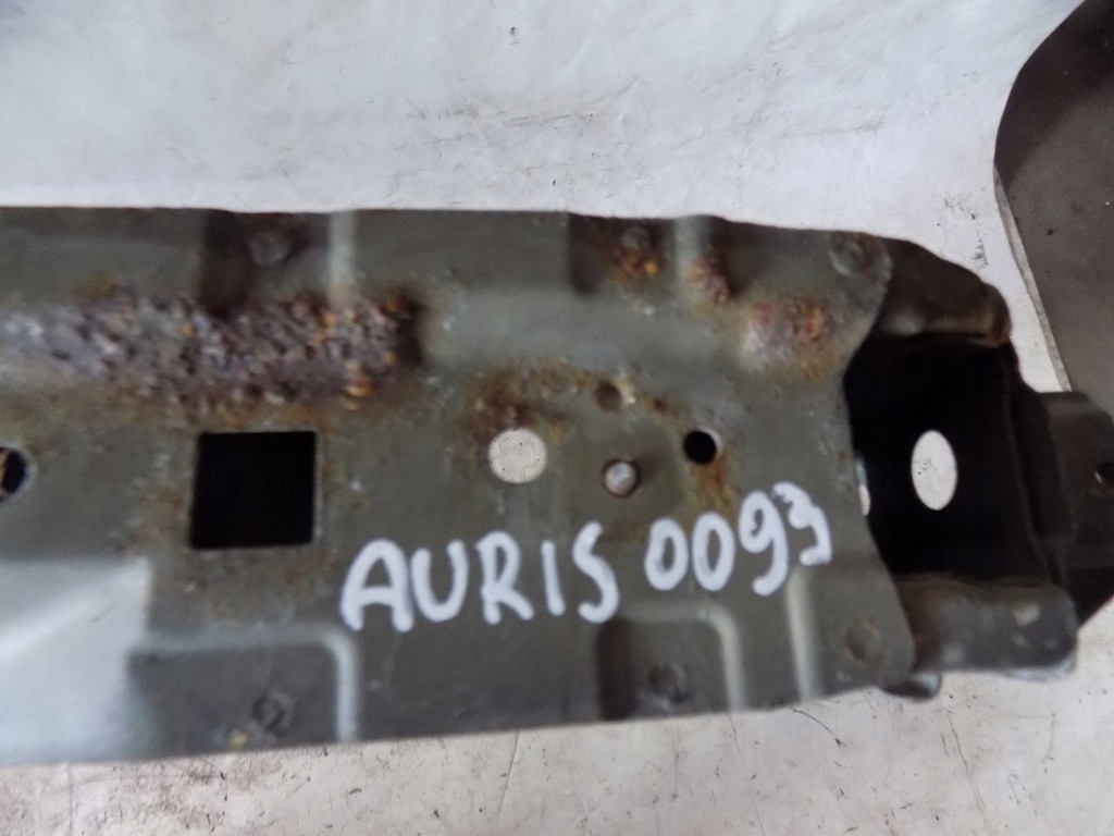 фото №9, Toyota auris i 06-09 pas передній підсилювач нижні