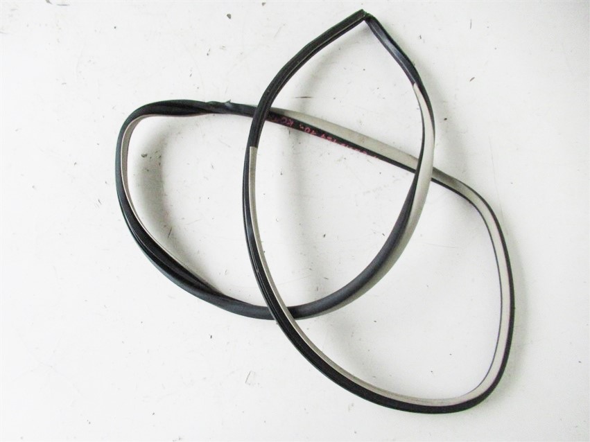 Купить Прокладка задняя правый  дверь toyota avensis t27 kom