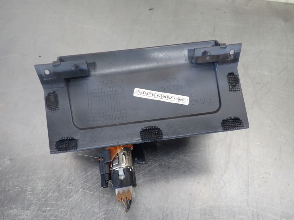 фото №1, Fiat bravo ii бардачок консоли средний разъём прикуривателя