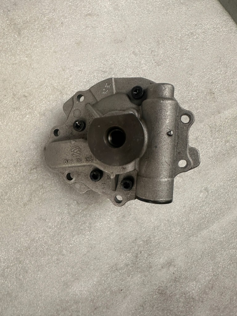 фото №1, Насос оливи vw touareg 03h115105h...