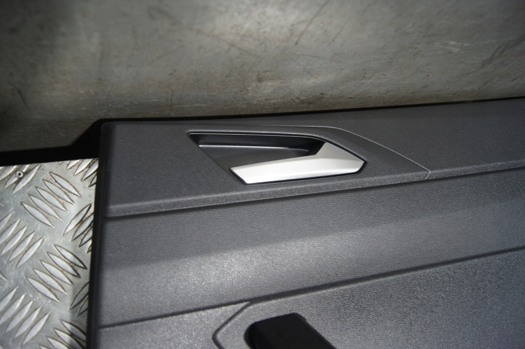 фото №8, Обшивка дверь правый задняя vw polo vi 2g6867212j