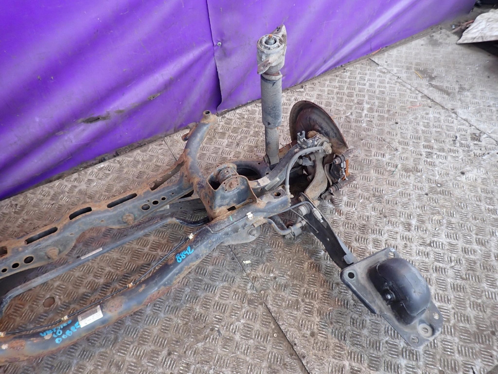 Seat altea xl підрамник поперечина задній os задня підвіска важелі поворотний кулак в Україні