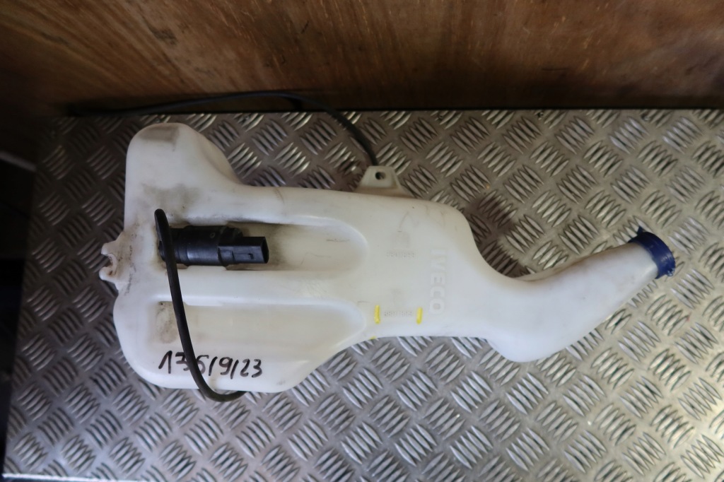 фото №1, Бачок омывателя iveco daily 3801898