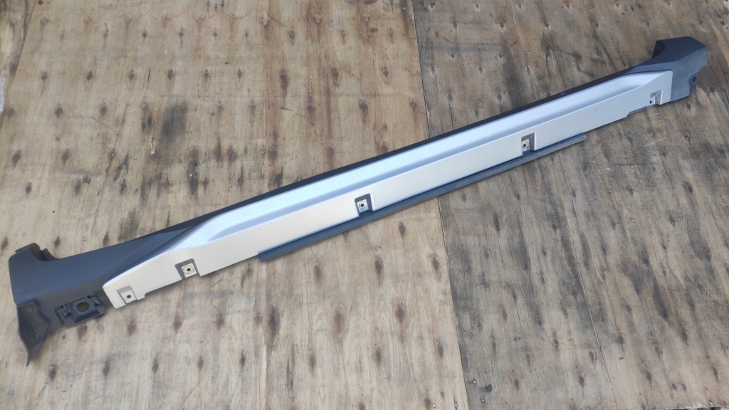 фото №1, Toyota c-hr молдинг порог правая накладка порог правая защита молдинг порог