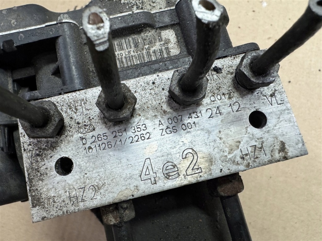 Насос блок керування abs a0074312412 10-14r mercedes viano vito w639 639 рестайлінг Недорого