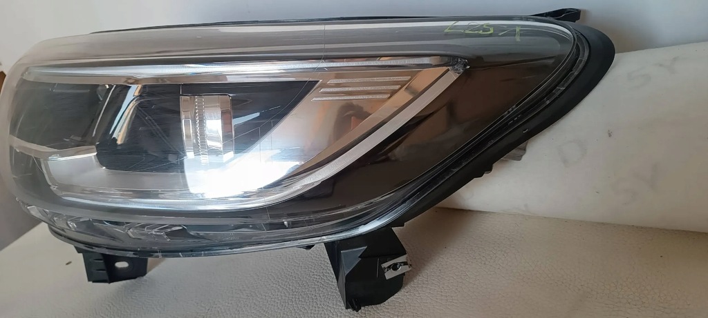 фото №1, Лампа renault kadjar lift 19r 260602051 l.