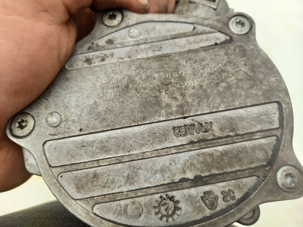 фото №5, Вакуум насос audi a5 8t a4 b8 3.2 fsi