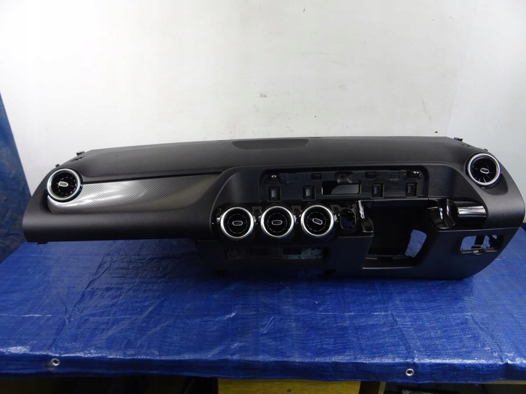 фото №1, Приборная панель приборная панель консоль mercedes w247 uk