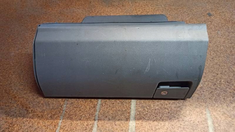 фото №1, Mercedes sprinter 06- бардачок пассажира