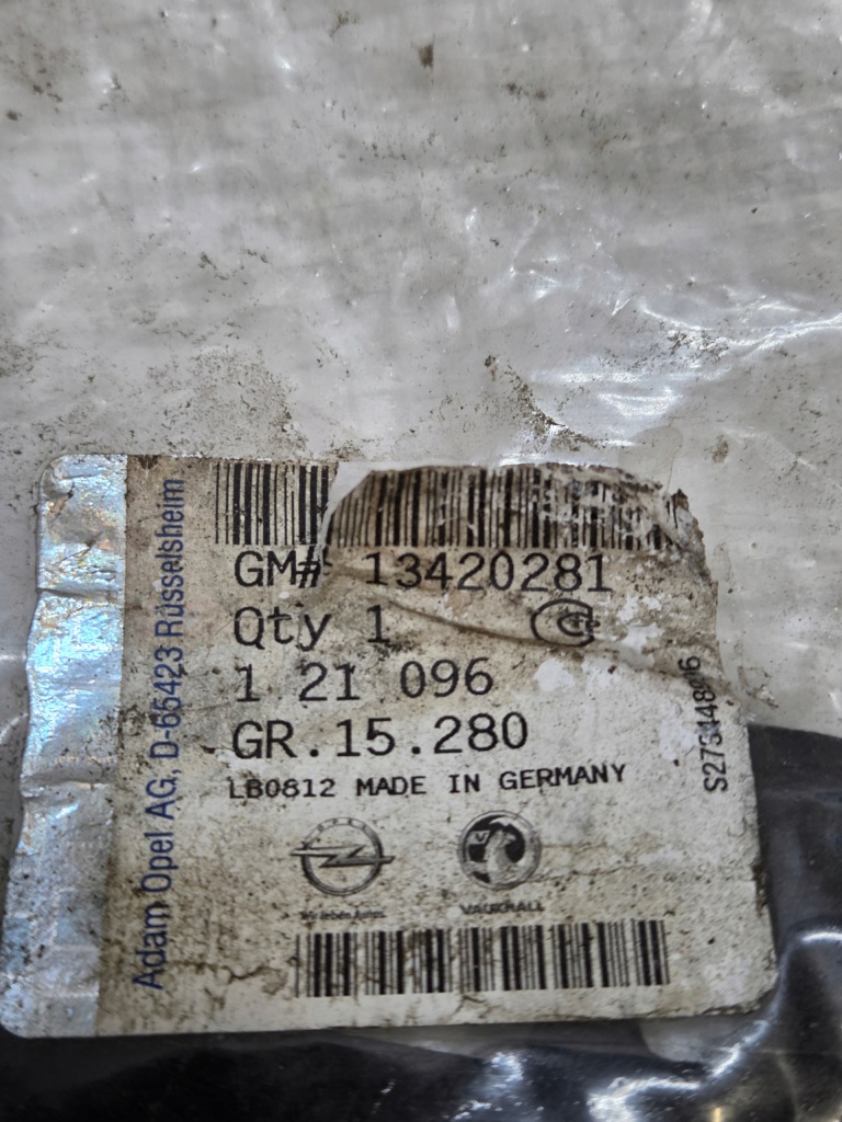 фото №6, Обшивка изоляция перегородки перед opel zafira c 13420281 nowe оригинал