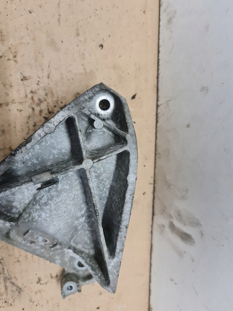 фото №4, Кронштейн опора двигателя audi a8 d2 4.2 4d0199308ac