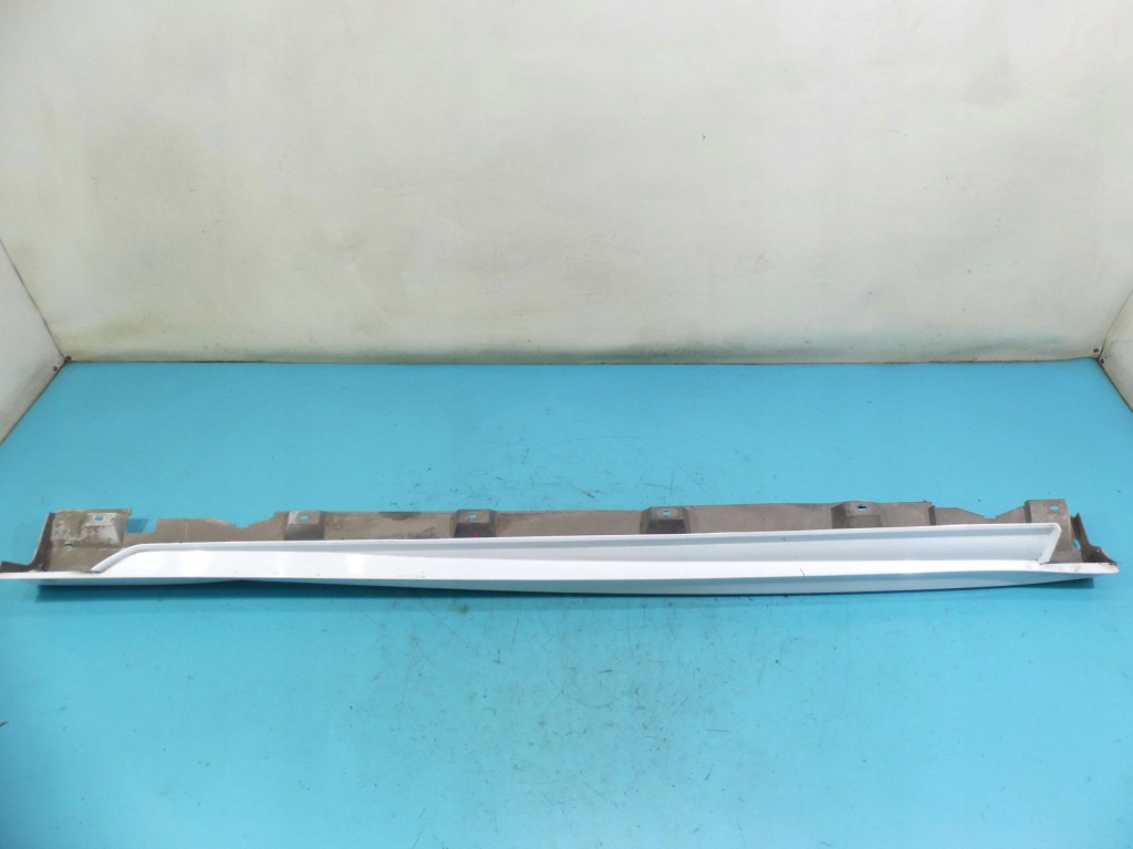 Молдинг накладка порог правая focus mk3 10-14 универсал Киев