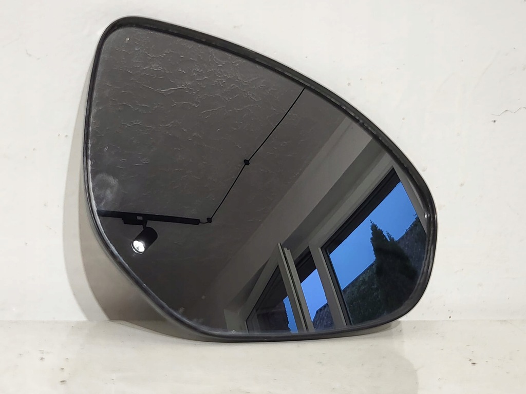 фото №1, Mazda 6 вкладыш зеркало правый d651