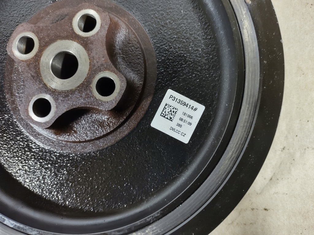 Купить Volvo v40 1.5 t3 12r- шкив коленчатого вала 31359414