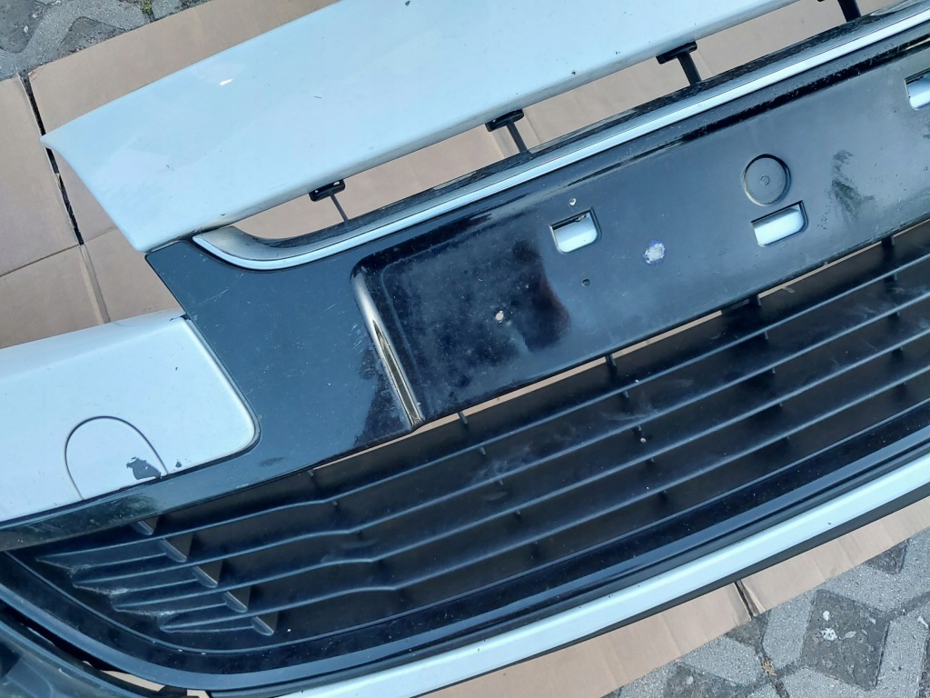 Бампер перед renault megane iii 3 lift оригинал Оригинал