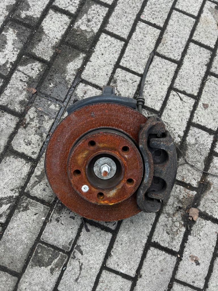 фото №1, Renault master iii поворотный кулак правый перед